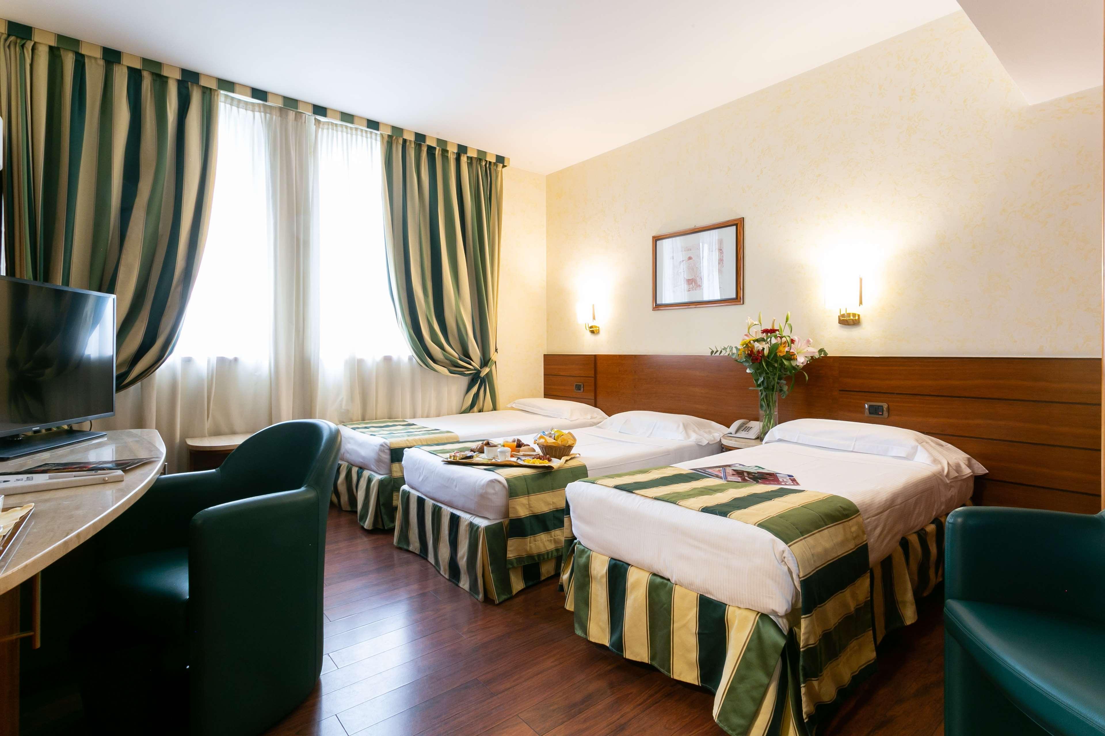 Hotel Mirage Sure Collection By Western