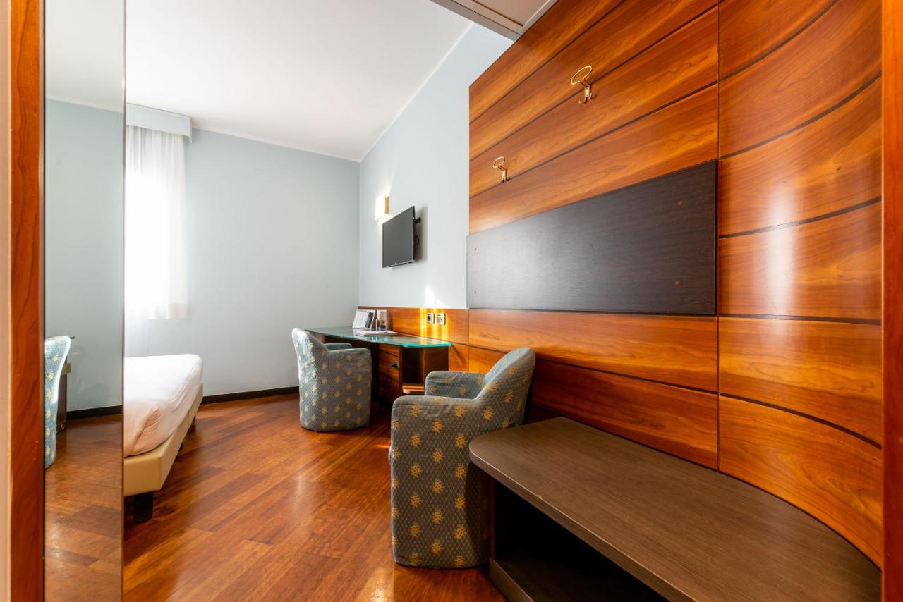 Hotel Mirage Sure Collection By Western Milan